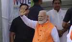 PM Modi ने अहमदाबाद में डाला वोट, जनता से की रिकॉर्ड मतदान की अपील