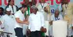 राहुल गांधी का सीएम चंपाई सोरेन को मंच से उठाने पर बवाल, BJP ने बताया जनजातीय विरोधी