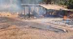 सिमडेगा मरिकेल में आग से जलकर खाक हुआ गरीब ग्रामीण महिला का घर