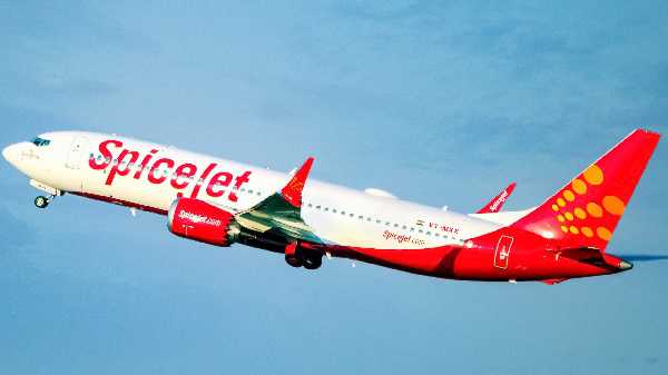 SpiceJet पर भारी पड़ा बर्गर और फ्राइज, उपभोक्ता आयोग ने लगा डाला 55 हजार का जुर्माना